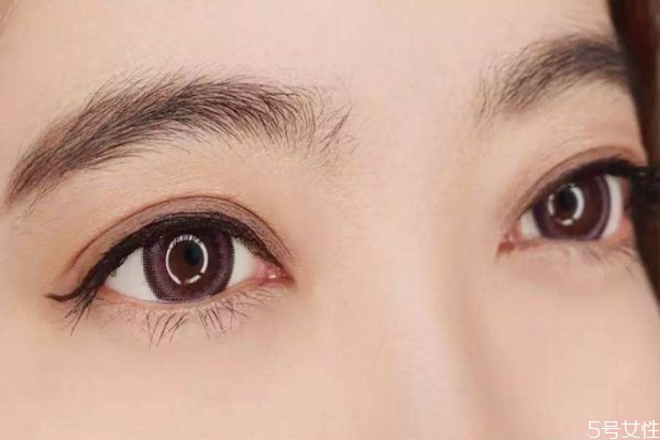 戴美瞳老是眨眼睛怎么办,戴美瞳时总是眨眼怎么办