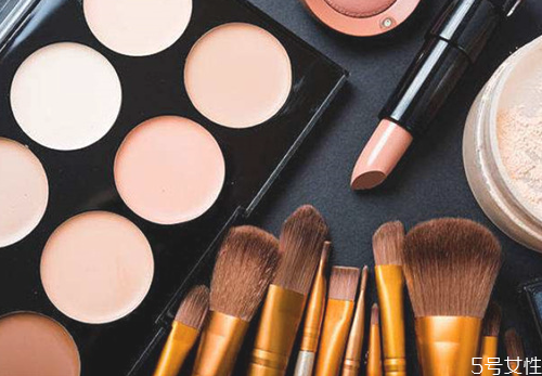 水光针为什么可以淡斑(打了淡斑水光针要注意什么)