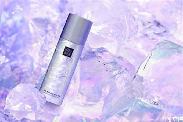 定妆喷雾有用吗,玛丽黛佳的定妆喷雾好用吗