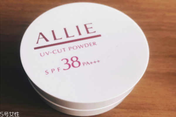 散粉有防晒作用吗,用了防晒可以直接用散粉吗