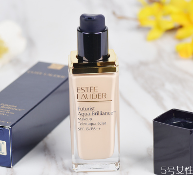 雅诗兰黛沁水粉底液适合什么肤质?,雅诗兰黛沁水粉底液好不好用