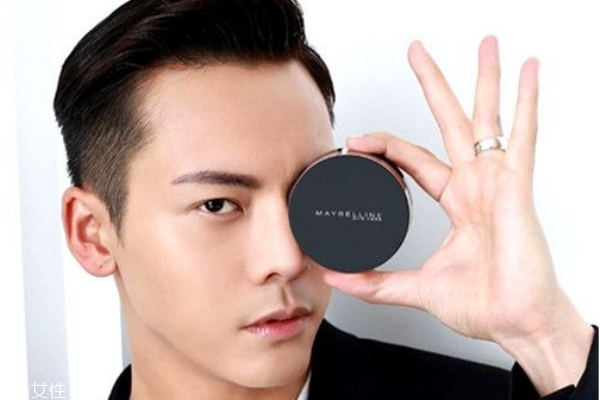 美宝莲黑金气垫和fitme气垫哪个好,美宝莲的气垫