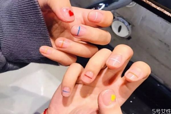 封层可以当透明指甲油用吗,如果用普通的指甲油,然后封层可以吗?