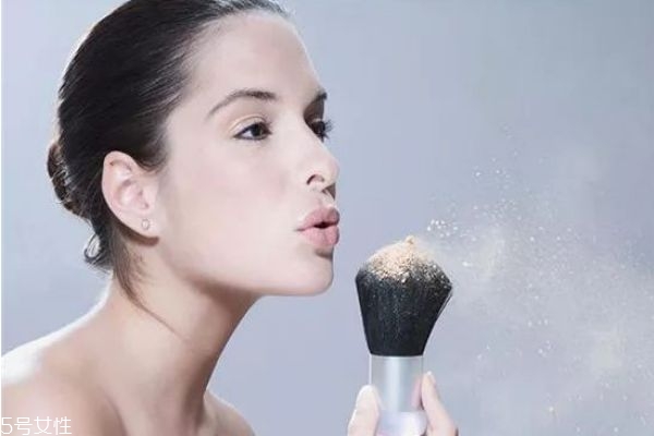 定妆粉有哪几种颜色,定妆粉有哪几种那种适合干皮用