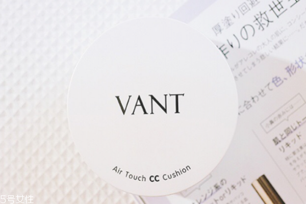 涂口红嘴唇发白怎么办,涂口红嘴巴内侧总有白色 涂口红嘴唇发白怎么办,涂口红嘴巴内侧总有白色