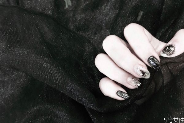 什么年龄适合做美甲,学美甲多大年龄合适