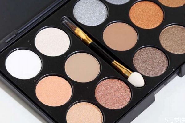 珠光笔是干嘛用的,珠光眼线笔怎么用