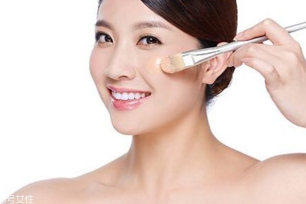 油皮适合用定妆喷雾还是定妆粉,油皮适合用定妆喷雾吗? 油皮适合用定妆喷雾还是定妆粉,油皮适合用定妆喷雾吗?