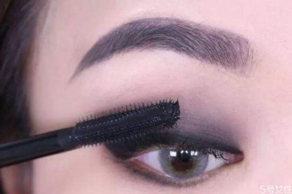 烟熏妆还有什么妆,烟熏妆是什么风格