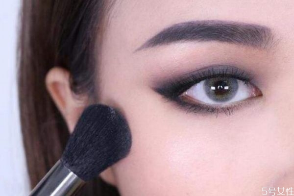 肉毒素和玻尿酸除皱哪个好(除皱用玻尿酸好还是肉毒素好) 肉毒素和玻尿酸除皱哪个好(除皱用玻尿酸好还是肉毒素好)