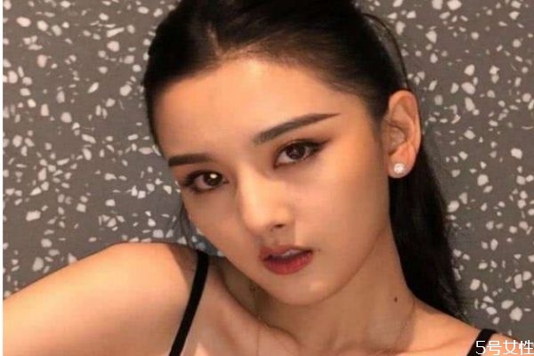 烟熏妆是什么风格,烟熏妆适合什么场合