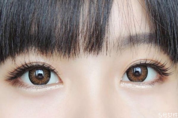 假睫毛会不会使眼皮松,种睫毛会导致眼皮松弛么
