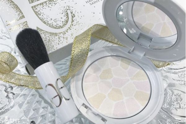 补妆用什么粉饼,粉饼可以用来补妆吗