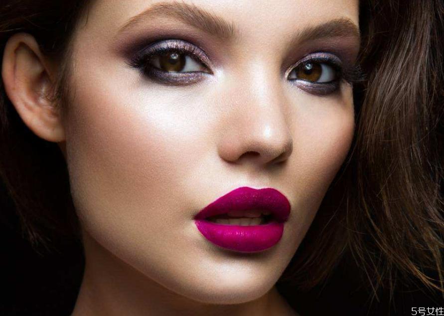 什么程度算浓妆,浓妆是什么 什么程度算浓妆,浓妆是什么