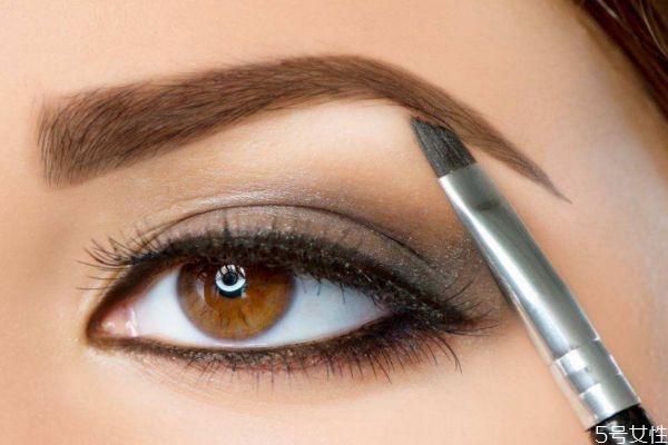 新手应该用眉粉还是眉笔,新手画眉用眉笔还是眉粉好