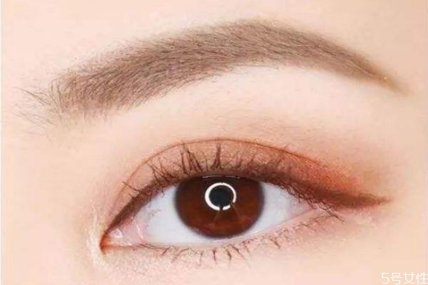 睫毛膏黑色好还是棕色知乎,睫毛膏是黑色好还是棕色好