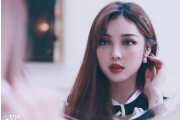 戴隐形眼镜可以运动吗?,运动的时候可以佩戴隐形眼镜么