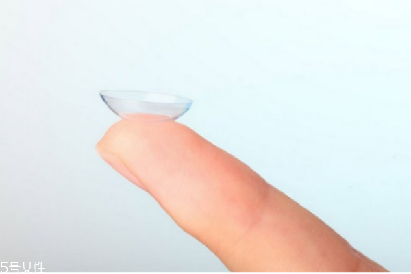 隐形眼镜可以用多久,年抛隐形眼镜可以戴多久 隐形眼镜可以用多久,年抛隐形眼镜可以戴多久