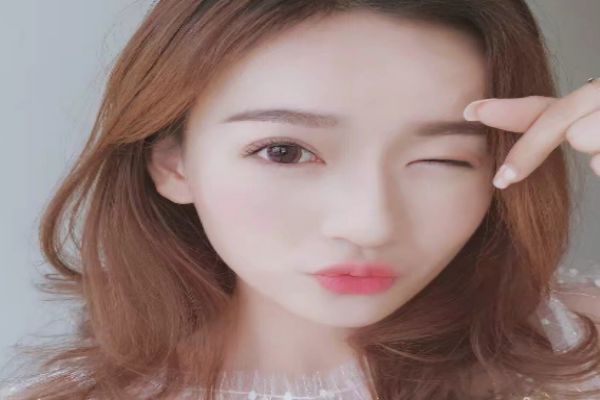 雅漾清爽倍护防晒乳,雅漾舒缓自然防晒霜