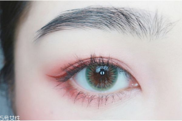 温柔的眼妆怎么画,豆沙色眼影怎么涂好看 温柔的眼妆怎么画,豆沙色眼影怎么涂好看