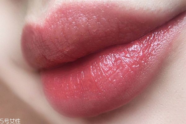 mac哪款口红比较滋润,mac口红比较润的系列 mac哪款口红比较滋润,mac口红比较润的系列