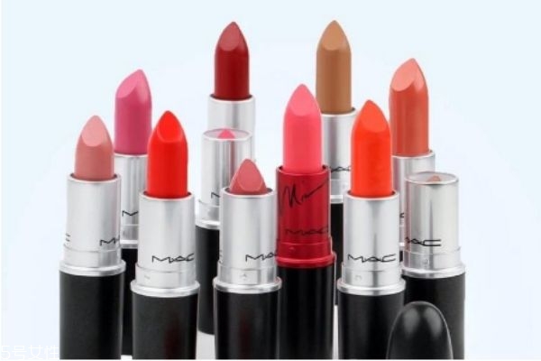不同颜色的口红怎么叠加,玫红色口红叠加什么颜色好看