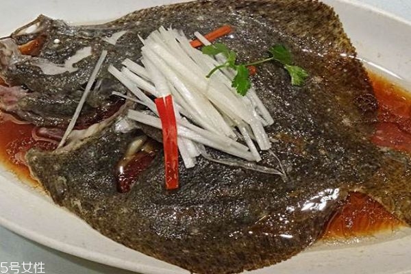 多宝鱼生活在什么水中呢(多宝鱼生活在什么水域)