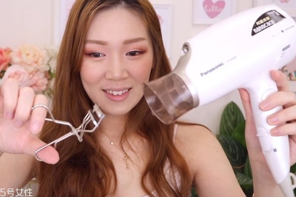 睫毛怎样才能变翘,怎么能让睫毛变翘