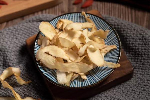 玉竹泡水喝的功效(玉竹泡水喝的功效和作用)