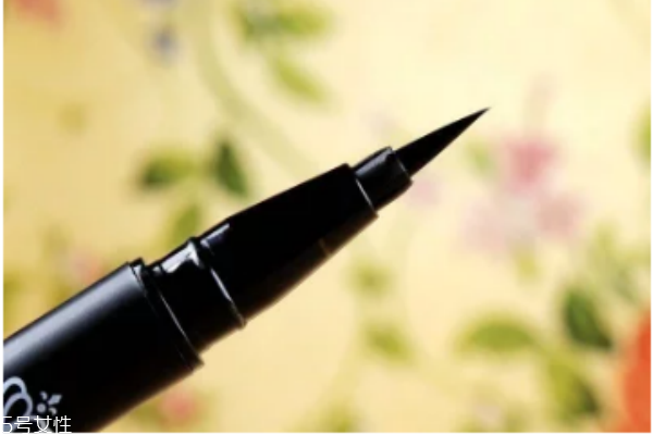 眼线笔软的好用还是硬,眼线笔笔头软的好用还是硬的好用