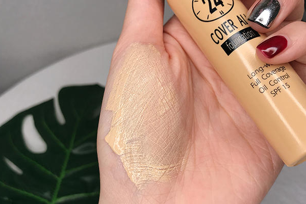 粉底液比较干可以放精油进去吗,粉底液太干加什么精油 粉底液比较干可以放精油进去吗,粉底液太干加什么精油