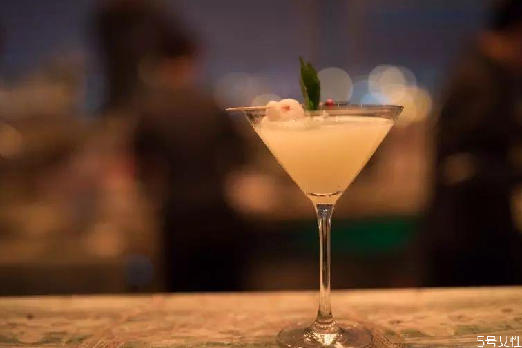 马天尼度数高吗,干马天尼度数高不高 马天尼度数高吗,干马天尼度数高不高