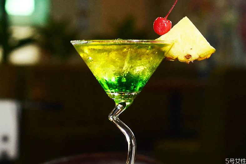 盐边鸡尾酒咋喝,鸡尾酒盐边怎么喝