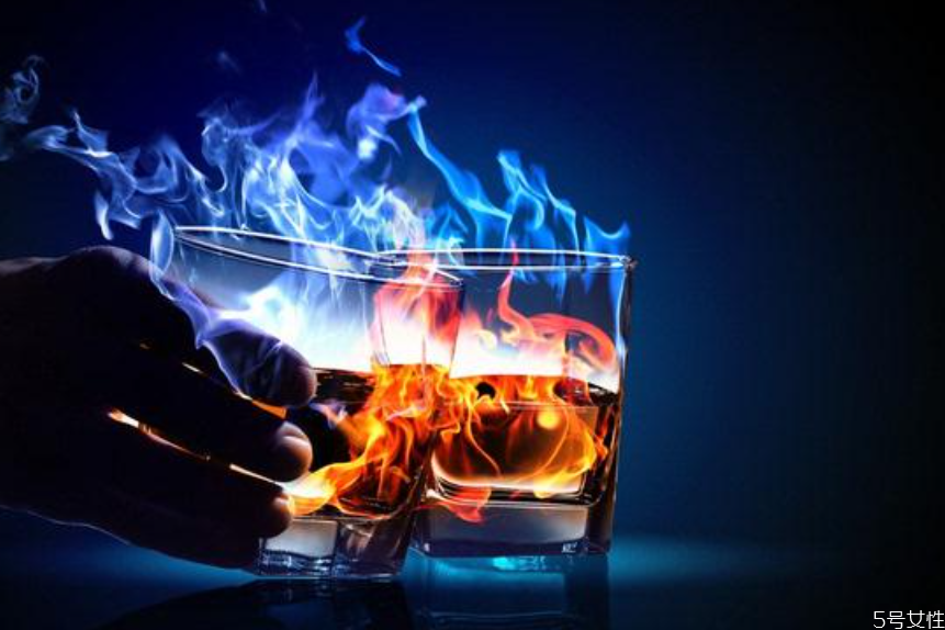 今夜不回家鸡尾酒配方做法,今夜不回家鸡尾酒配方做法窍门