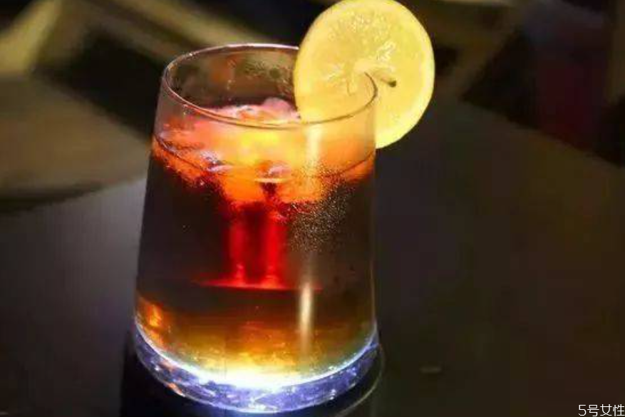 女生点长岛冰茶的暗语 歌词,女生点长岛冰茶的暗语 女生点长岛冰茶的暗语 歌词,女生点长岛冰茶的暗语