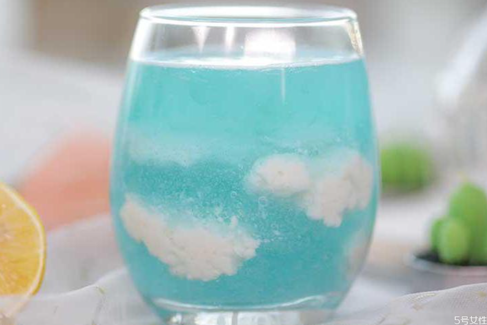 鸡尾酒为什么会分层,鸡尾酒如何分层