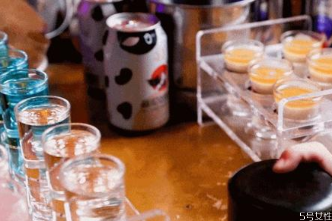 可乐桶喝完什么感觉,可乐桶喝完难受