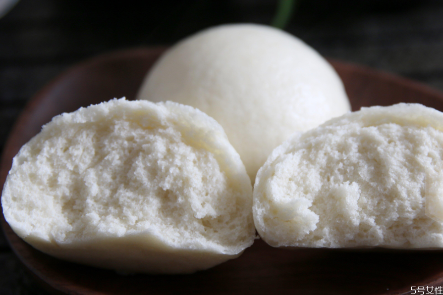 不放碱面的馒头怎么做,怎么放碱面就馒头就合适了