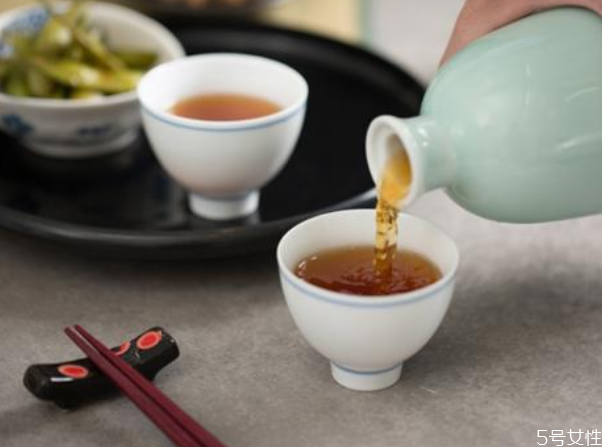 黄酒和白酒的区别,绍兴黄酒和白酒的区别