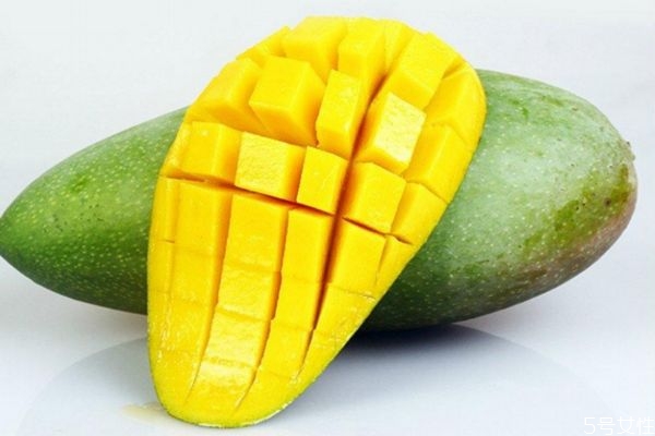 如何判断青芒可以吃了青芒食用禁忌,如何判断青芒可以吃了视频