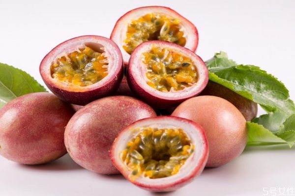 怎么催熟百香果,百香果怎么催熟?百香果的催熟技巧