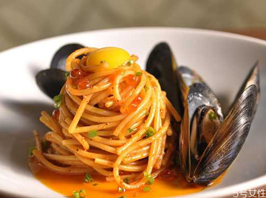 煮意面加多少盐合适,煮意面为什么要加海盐