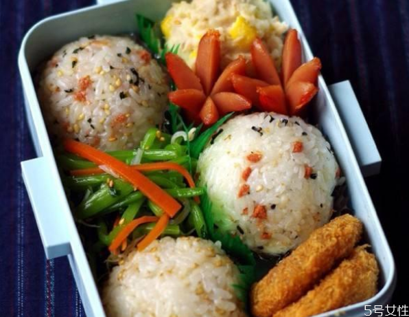 mac哑光口红色号,mac哑光唇膏04是什么颜色