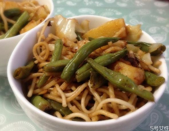 焖面糊了怎么办,焖面糊了怎么去糊味儿