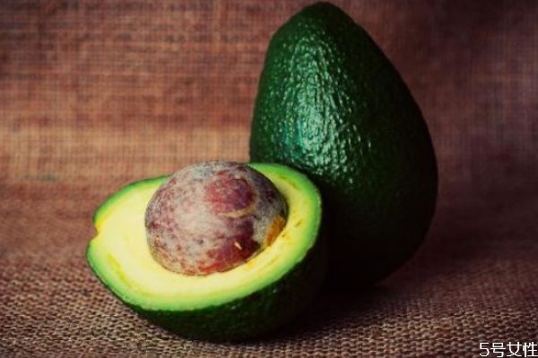 牛油果里面的核能吃吗?,牛油果里面的核可以吃吗