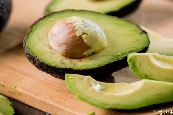 牛油果怎么给宝宝吃最有营养,牛油果怎么给宝宝吃最好吃法