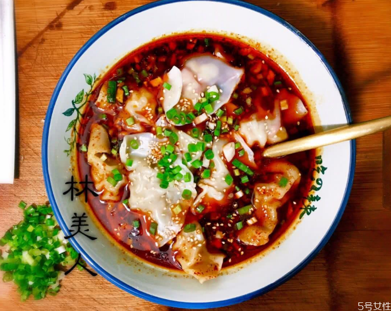 抄手馅的做法和配料,抄手馅的做法和配料窍门