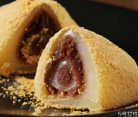 糍粑和驴打滚的区别,驴打滚和糍粑有区别吗