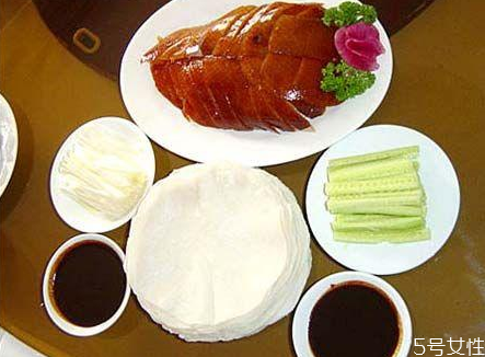 烤鸭和烧鸭哪个好吃,烧鸡和烤鸭哪个好吃 烤鸭和烧鸭哪个好吃,烧鸡和烤鸭哪个好吃