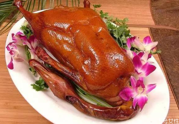 北京烤鸭和南京烤鸭的区别,北京烤鸭和南京烤鸭的区别